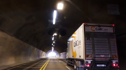 ColliCare trailer driving through the tunnel to deliver predictable goods